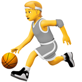 Жінка грає з м'ячем